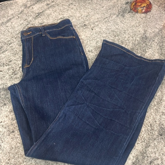 Old Navy Wow Flare Jeans - once a few times great condition - Picture 5 of 6